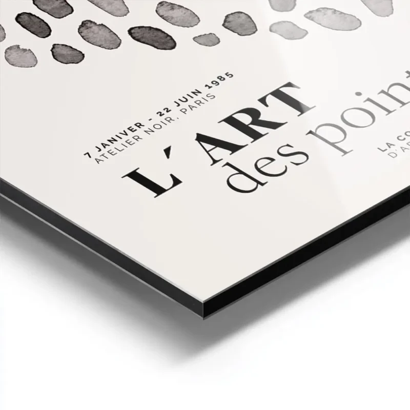 affiche avec un design de points noirs en nuances variees formant un cercle avec aluminium.webp