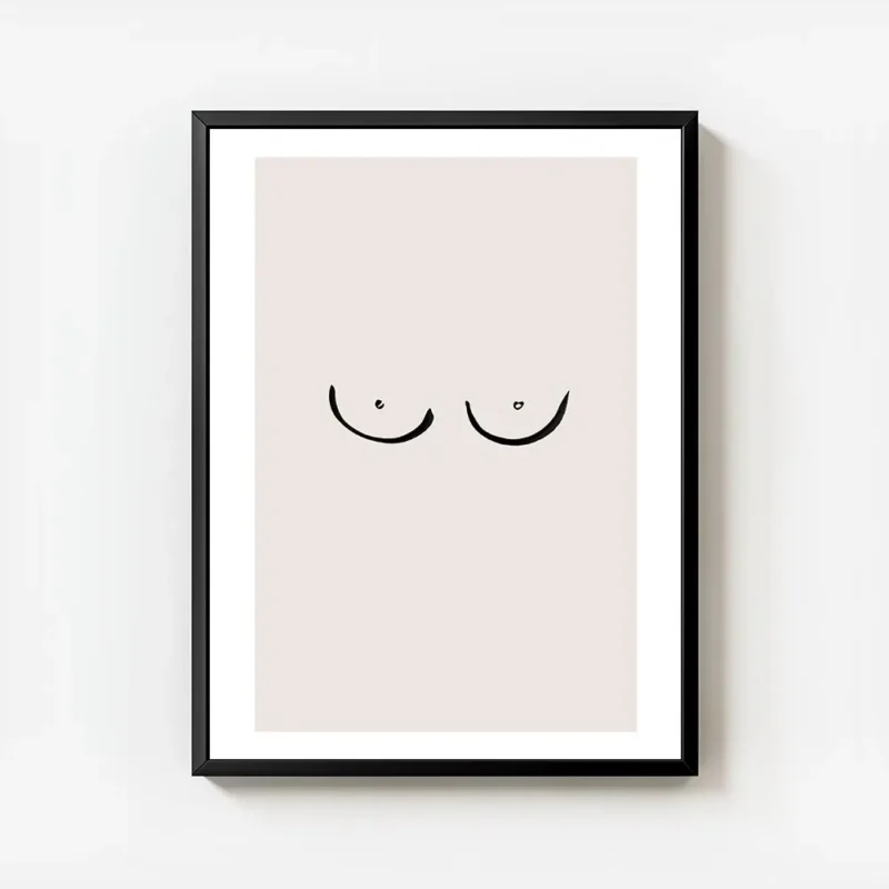 affiche avec un dessin minimaliste de seins sur fond rose pale typographie noire avec cadre.webp