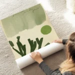 affiche avec un fond vert delave des formes vegetales sombres un cercle vert vif au sol.webp