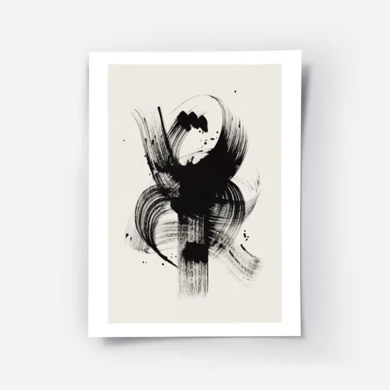 affiche avec un motif abstrait de coups de pinceau noirs audacieux et de taches .webp