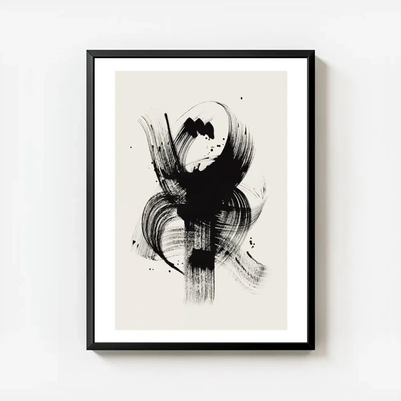 affiche avec un motif abstrait de coups de pinceau noirs audacieux et de taches avec cadre.webp