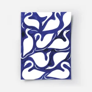 affiche avec un motif de cygnes blancs stylises sur fond bleu cobalt.webp