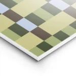 affiche avec un motif de damier compose de carres vert olive vert fonce beige et lightpanel.webp