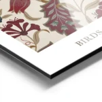 affiche avec un motif doiseau et de fleurs rouges grises et beiges sur un fond c aluminium.webp