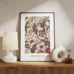 affiche avec un motif doiseau et de fleurs rouges grises et beiges sur un fond c meuble.webp