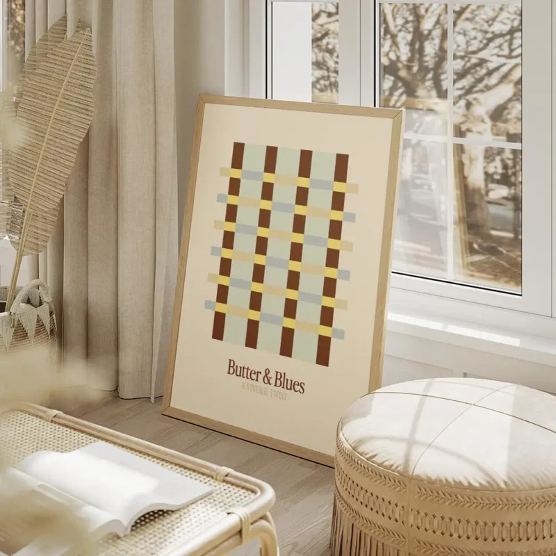 affiche avec un motif ecossais marron jaune et bleu clair sur fond beige salon beige.webp