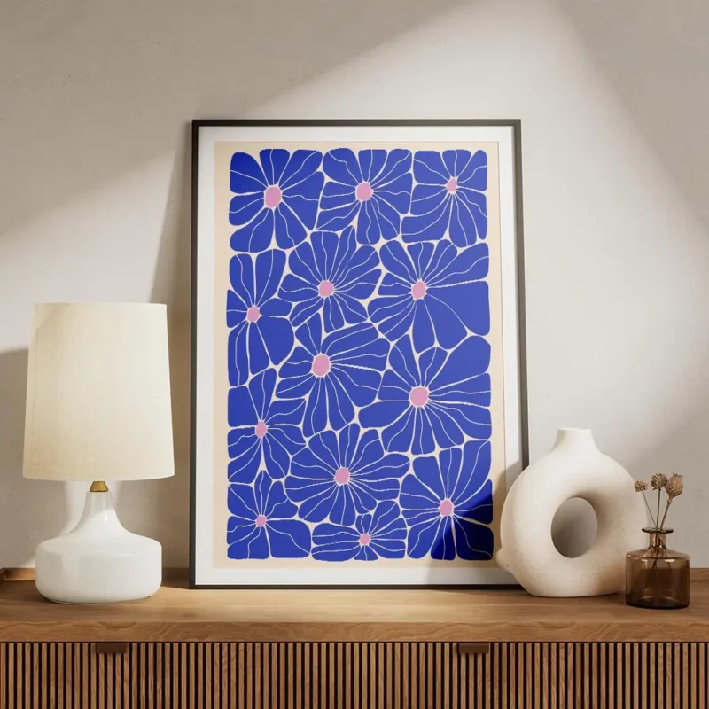 affiche avec un motif floral colore de fleurs bleues aux c urs roses sur fond be meuble.webp