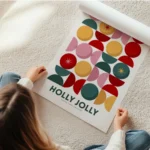 affiche avec un motif geometrique de cercles et demi cercles colores en grille a en rouleau.webp