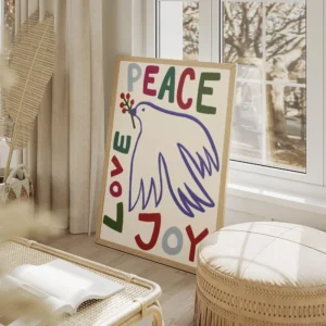 affiche avec une colombe au contour bleu tenant une branche ornee de baies rouge salon beige.webp