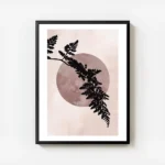 affiche avec une feuille de fougere noire devant un cercle rose fonce sur fond r avec cadre.webp