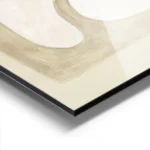 affiche avec une forme organique blanche aux courbes douces encadree par des ton aluminium.webp