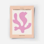 affiche avec une forme rose abstraite sur un fond blanc texte noir formes colore.webp