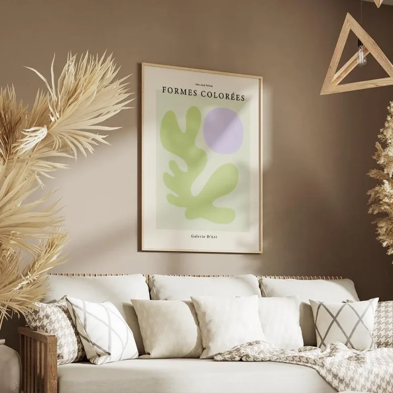 affiche avec une forme verte et un cercle violet sur un carre vert clair texte a salon.webp