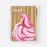 affiche avec une glace italienne rose et rouge sur un fond beige raye avec le mo.webp