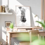 affiche avec une illustration aquarelle de deux mains entremelees en noir gris e bureau.webp