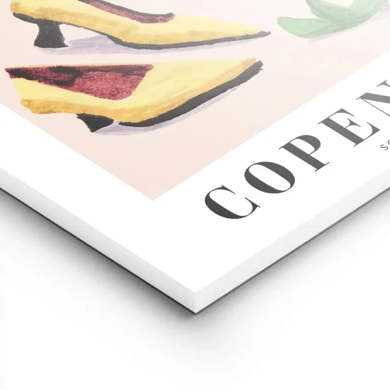 affiche avec une illustration de chaussures colorees eparpillees sur un fond ros lightpanel.webp