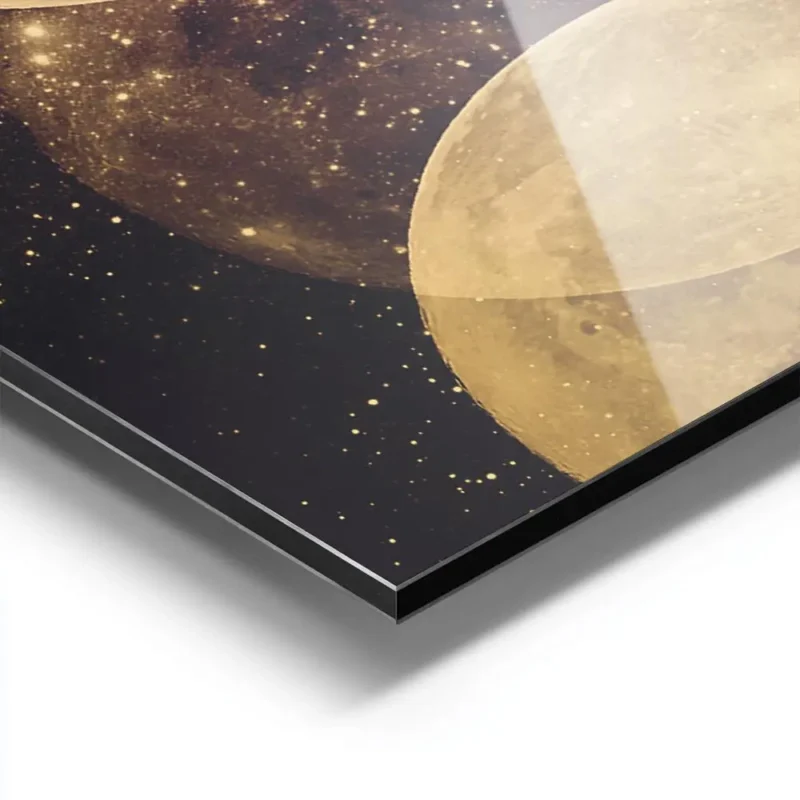 affiche avec une illustration de lunes dorees et detincelles sur un fond sombre aluminium.webp