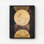 affiche avec une illustration de lunes dorees et detincelles sur un fond sombre avec cadre.webp