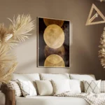 affiche avec une illustration de lunes dorees et detincelles sur un fond sombre salon.webp