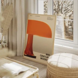 affiche avec une lampe orange de style mid century modern salon beige.webp