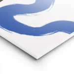 affiche avec une ligne bleue sinueuse et du texte noir style moderne lightpanel.webp