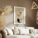 affiche avec une main noire en equilibre sur une papaye une figue une orange et salon.webp