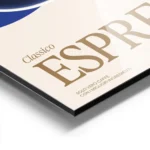 affiche avec une tasse despresso noir sur une soucoupe bleue et le texte classic aluminium.webp