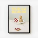 affiche avec une tranche de pain a motif damier rouge sur une assiette blanche a avec cadre.webp