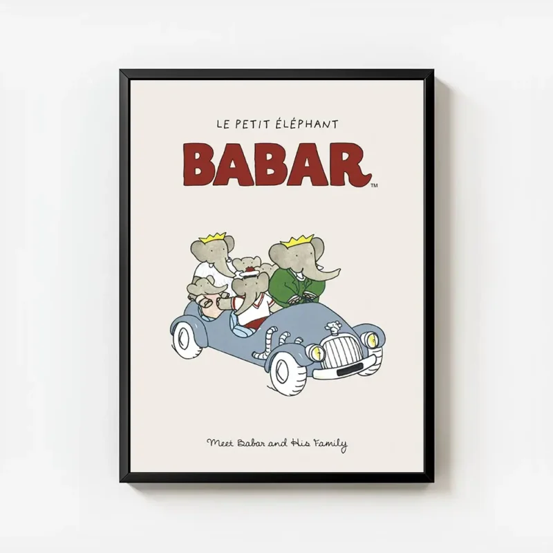 affiche babar et sa famille delephants en voiture bleue illustration joyeuse de avec cadre.webp