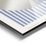 affiche bauhaus abstraite avec un disque argente et des rayures verticales bleue aluminium.webp