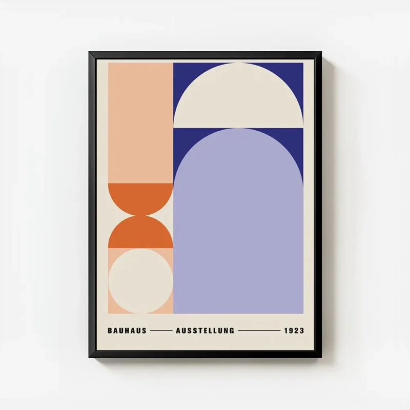 affiche bauhaus avec des formes geometriques violettes et orange typographie noi avec cadre.webp
