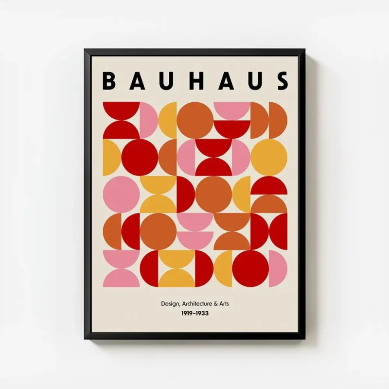 affiche bauhaus avec formes geometriques cercles demi cercles en orange rouge et avec cadre.webp