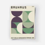 affiche bauhaus avec formes geometriques vertes et violettes sur fond beige et t.webp
