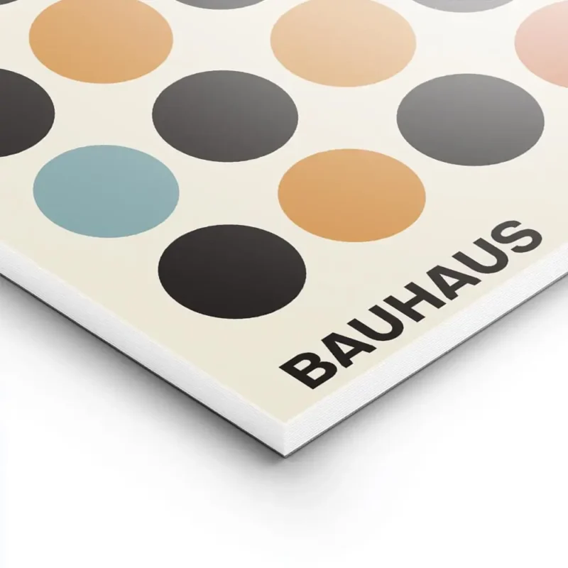 affiche bauhaus avec illustration de cercles noirs rouges orange et bleus sur fo lightpanel.webp