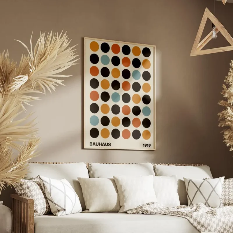 affiche bauhaus avec illustration de cercles noirs rouges orange et bleus sur fo salon.webp
