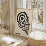 affiche bauhaus geometrique avec cercles noirs et typographie sur fond beige salon beige.webp