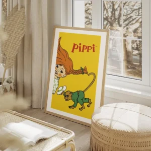 affiche bd pippi longstocking et monsieur nilsson sur fond jaune typographie rou salon beige.webp