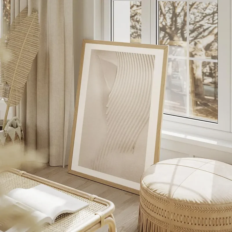 affiche beige avec texture en forme de vagues et lignes 3d pour une ambiance cal salon beige.webp