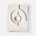 affiche beige avec un motif de cercle et de formes geometriques en relief textur.webp