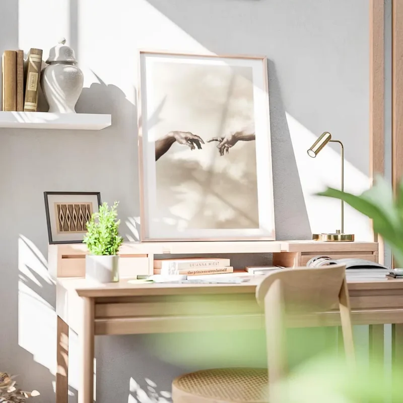 affiche beige de la creation dadam de michel ange mains se touchant avec typogra bureau.webp