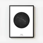 affiche beliere personnalisee avec illustration du signe astrologique en noir et avec cadre.webp