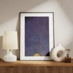 affiche bleu crepuscule avec un soleil dore et des rayons lumineux meuble.webp