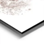 affiche blush avec un pinceau de maquillage etalant de la poudre rose sur un fon aluminium.webp