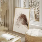 affiche blush avec un pinceau de maquillage etalant de la poudre rose sur un fon salon beige.webp