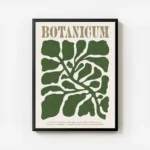 affiche botanicum avec des feuilles organiques vert fonce sur fond beige et text avec cadre.webp