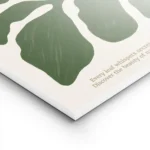 affiche botanicum avec des feuilles organiques vert fonce sur fond beige et text lightpanel.webp