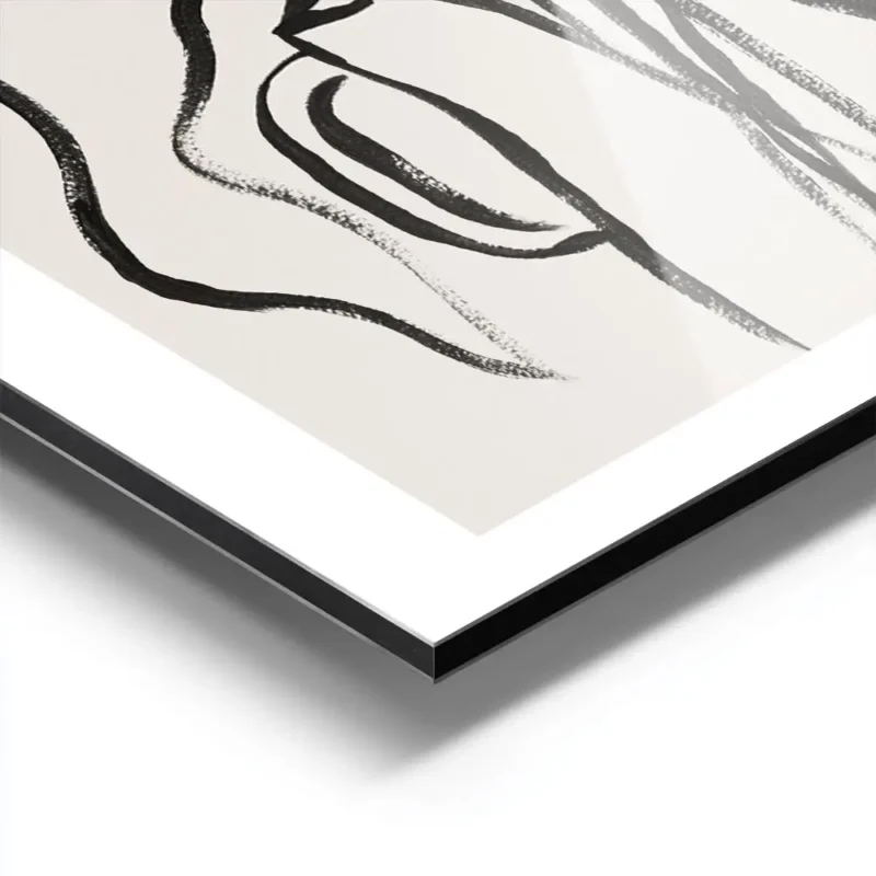 affiche botanique avec des fleurs noires et des feuilles dans un vase noir sur f aluminium.webp