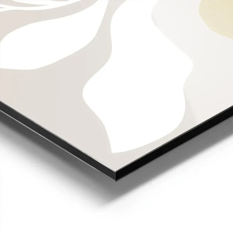 affiche botanique avec feuilles blanches stylisees sortant dun vase jaune sable aluminium.webp