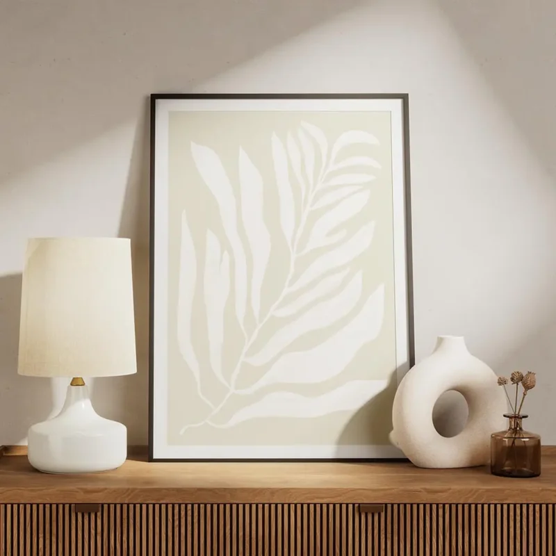 affiche botanique avec illustration dune plante blanche et de feuilles sur fond meuble.webp