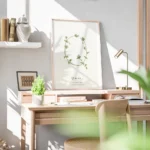 affiche botanique avec la lettre q formee de feuilles vertes et de fleurs blanch bureau.webp